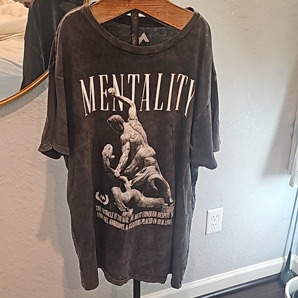 Mentality gym shirt L